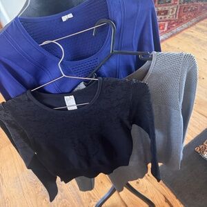 FABLETICS WOMEN BUNDLE OF 3 SIZE SMALL ATHLETIC LONG SLEEVE TOPS